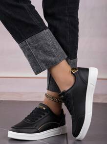 時尚女款白色運動鞋，休閒帆布鞋，春夏新品，適合36-45尺碼學生