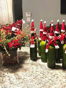 2入組迷你聖誕聖誕老人帽和 2入組迷你聖誕圍巾適用於聖誕銀器架、糖果套、酒瓶套聖誕派對用品餐桌裝飾 - 彩色 - 查看 6