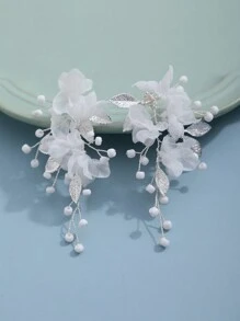 2件套女士优雅新娘耳环，饰以白色网状花朵、叶子和珠子。情人节配饰