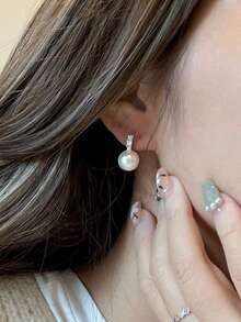 1對簡約韓風S925純銀貝母耳扣耳環，適用於女性通勤佩戴 - 銀色 - 查看 3