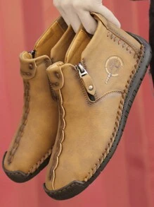 男士冬季新款風格靴子,大尺寸休閒手工皮革鞋,耐磨和防滑,時尚適用於秋天和冬天 - 棕色 - 查看 1