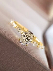 1枚优雅立方氧化锆戒指，女士情人节礼物，适合婚礼、订婚、周年纪念、派对等场合，也可作为戒指、珠宝、礼物送给妈妈、母亲节。 - 金黃色 - 查看 3