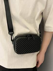 1 件黑色压印防水拉链 PU 皮包，时尚，适合日常使用、旅行、约会、男士礼物斜挎包单肩包侧包方形包节日旅行必需品通勤商务休闲户外商务男士夏季男士礼物大学包父亲节礼物新生书籍返校多功能宿舍大学男士单肩包男士包斜挎包侧包学生学校用品秋季信使包男士包圆筒包老钱万圣节圣诞礼物男士尖叫男士包男士包冬季 - 黑色 - 查看 7