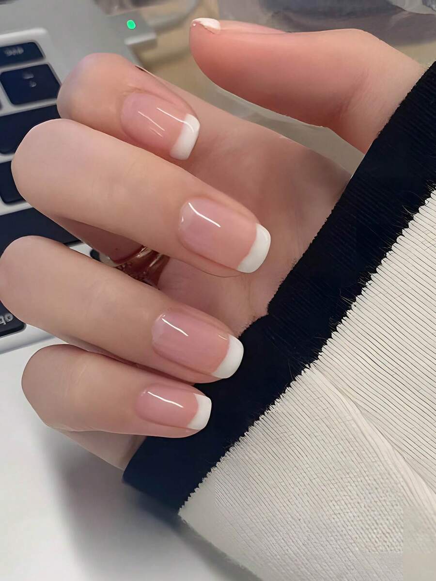 使用24入短方形假法式粉色指甲,打造迷人自己,簡潔優雅的女士指甲藝術套裝,可與壓克力指甲使用 - 彩色 - 查看 1