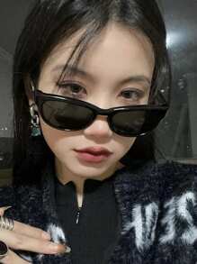 1pc Oval Shaped Fashion Glasses Beach Accessories For Women Glasses Shades Basics Fall Winter Women Outfits Clothes Business Casual Gifts For Summer Beach Vacation,Outdoor,Travel - Black - View 2