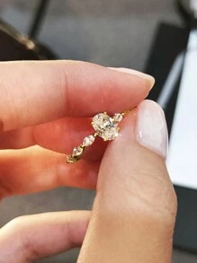 1枚优雅立方氧化锆戒指，女士情人节礼物，适合婚礼、订婚、周年纪念、派对等场合，也可作为戒指、珠宝、礼物送给妈妈、母亲节。 - 金黃色 - 查看 7