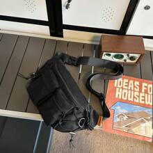 时尚斜挎胸包，容量大，适合运动休闲，男士单肩包斜挎包单肩包侧包度假必备品，适合旅行通勤大学学校，轻便随身携带，配有可调节肩带，尼龙简约便携 - 黑色 - 查看 5