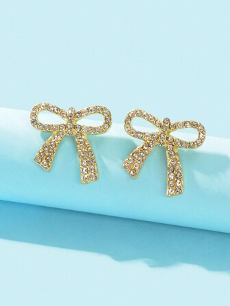 اقراط مسماري بقوس وبحجر الراين