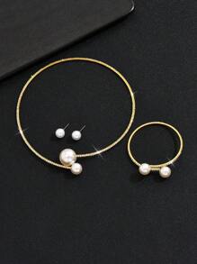 时尚婚礼珠宝套装 - 人造珍珠和水钻颈链、金手镯、耳钉，适合女士，奢华时尚优雅 - 金色 - 查看 3