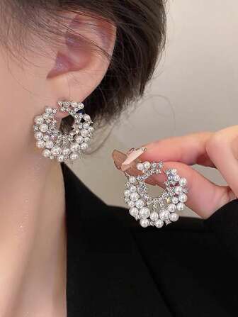 1pair French Style Personalized Rhinestone & Faux Pearl Crescent Moon-Shaped Stud Earrings