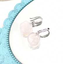 1對的手工雕刻玫瑰花耳環花卉圖案首飾類,自然白色瑪瑙白色不銹鋼耳環禮物適用於女朋友姐姐媽媽女性女兒週年紀念日生日情人節聖誕節禮物為她