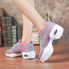 加大碼女士跳舞鞋,帶柔軟鞋底和增高,適用於廣場舞 - 粉色 - 查看 4