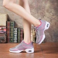 加大碼女士跳舞鞋,帶柔軟鞋底和增高,適用於廣場舞 - 粉色 - 查看 7