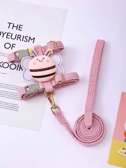 1套粉色寵物拴繩,帶有蜜蜂形狀的防掙扎扣,可調節長度,適用於步行貓狗,背弓形和d形夾,適用於小型和中型寵物