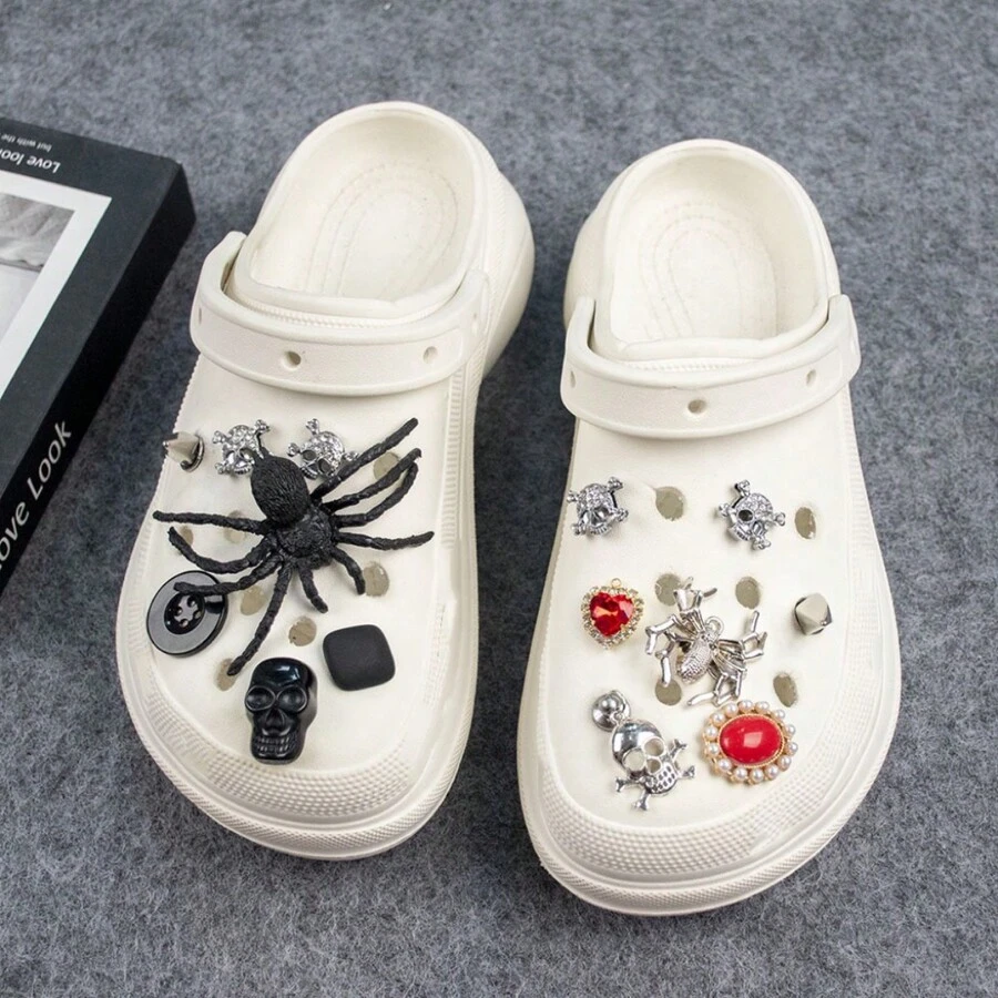 新款風格的龐克蜘蛛鞋扣,骷髏和紅寶石設計套裝,適用於空心鞋 - 黑色 - 查看 1