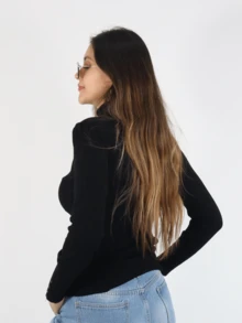 Blusa cuello alto, manga larga con botones detalle. - Negro - Ver 2