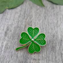 1pc Fashionable Green Classic Four-Leaf Clover Brooch, Perfect Gift For Friends, Suitable For Wearing On St. Patrick's Day Valentines