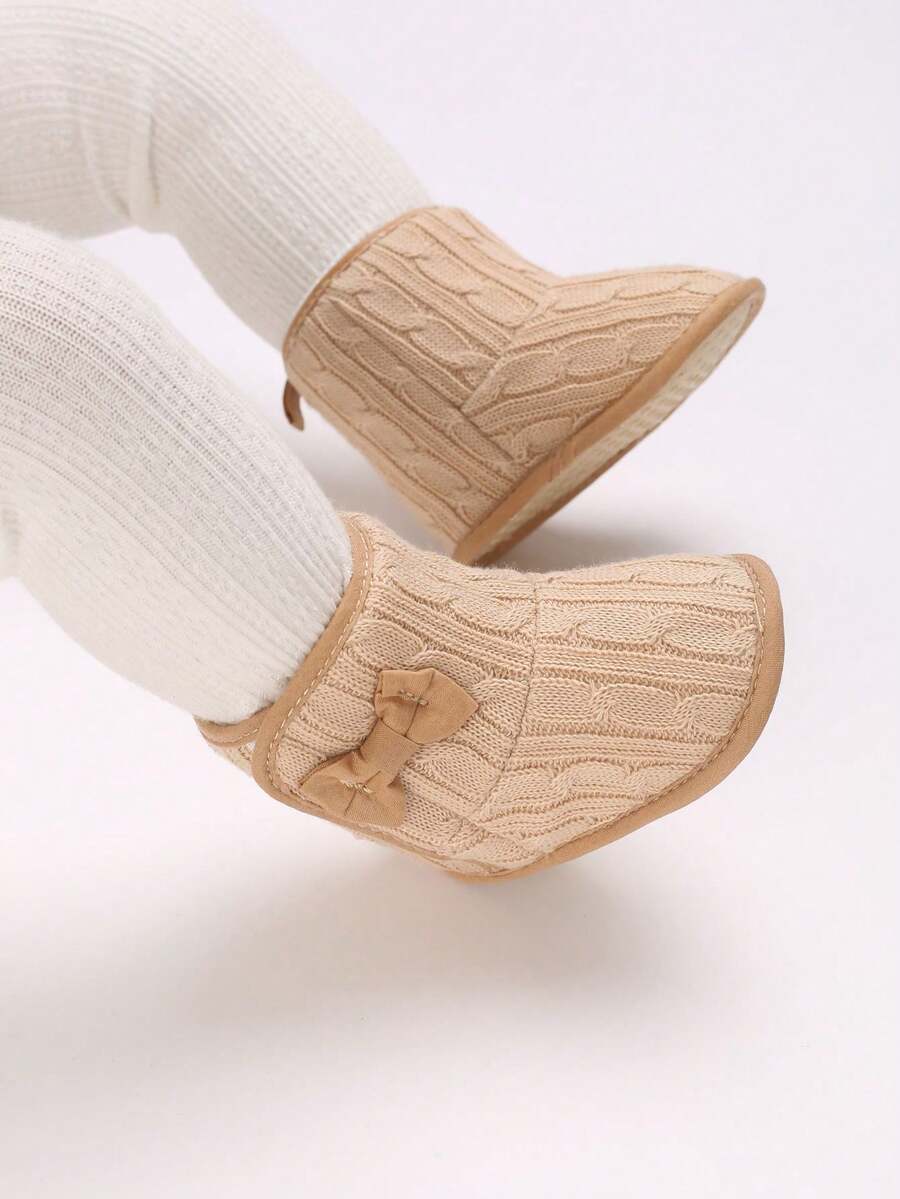 Zapatos de invierno con lazo para bebés de otoño/invierno, botas de suela blanda, cálidas y cómodas para recién nacidos que aún no caminan