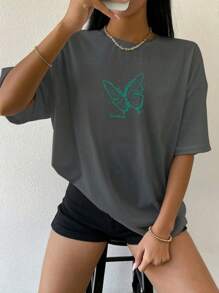 T-shirt Oversized feminina ombro caído ocasional 100% algodão com borbolets desenhado com letra estampada - Chumbo - Visão 1