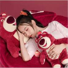 Miniso Muñeca de peluche de 15 pulgadas del oso de fresa de Disney, muñeca suave y acogedora, linda y cómoda para dormir, adorable decoración de sofá y cama