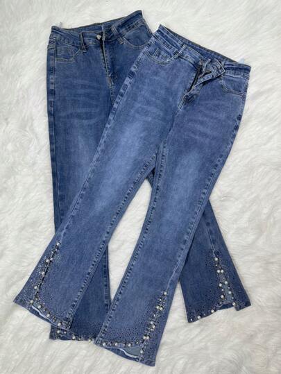 LA PRINCESSA.  Pantalon de mezclilla acampanado con Abertura y perlas con piedras Por Tallas.