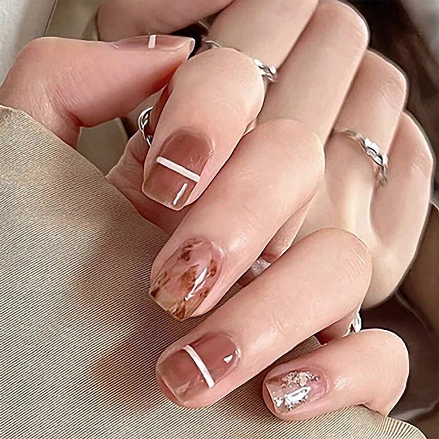 24入組紅棕色短款白線紋貼片假指甲,包含一瓶果凍膠和一個甲沙 - 彩色 - 查看 1