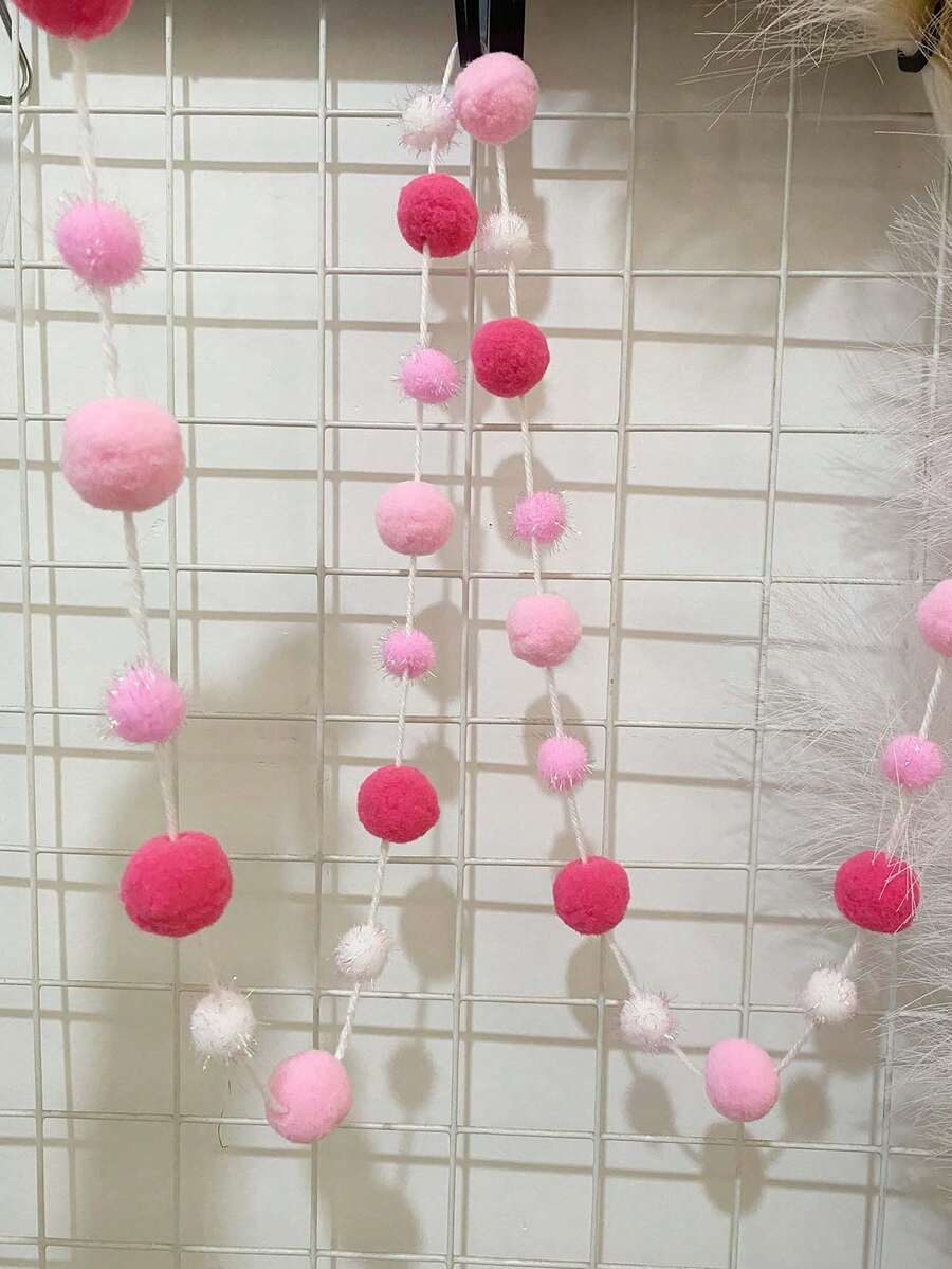 1入組情人節粉色毛絨球掛飾,彈性繩適用於diy手工藝品、服裝和配件,禮品和家居裝飾