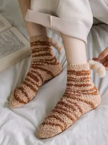 1雙女式膝上長襪,帶有貓尾巴和矽膠防滑,珊瑚絨密織,保暖防寒,多種場合可穿,可愛的圓領袜子,適合冬季穿著