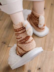 1雙女式膝上長襪,帶有貓尾巴和矽膠防滑,珊瑚絨密織,保暖防寒,多種場合可穿,可愛的圓領袜子,適合冬季穿著