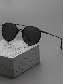 زوج من النظارات الرجالية بإطار معدني دائري عصري، نظارات قيادة بجسر مزدوج على الطراز القديم باللون الأسود، إطلالة مدرسية أنيقة للعودة إلى المدرسة
