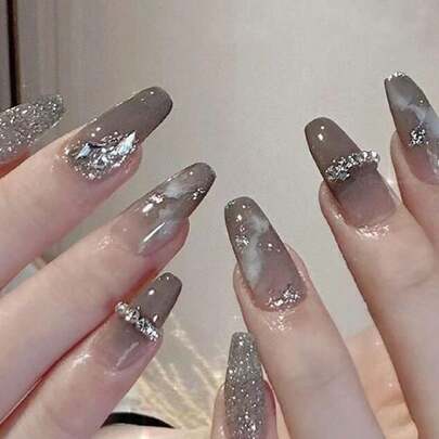 24入組棺材形狀的假指甲，附有1支指甲文件和1支浸泡式凝膠壓克力假指甲補給品