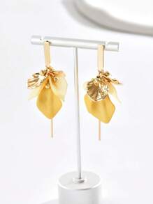 1 Pair Of Petal Leaves Long Earrings Yellow Retro Fashion Women's Earrings Suitable For Parties And Festivals - Yellow - View 2
