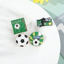 Football Brooch, Sports Themed Badge, Cute Cartoon Goal Scoring Design, Unique High-level Appearance - Green - View 3