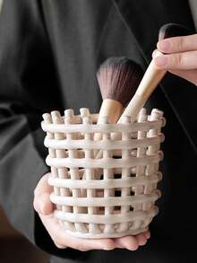 11cm Diameter Round Handmade Ceramic Storage Basket (1pc) In Grey - Grey - View 4