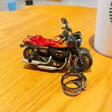 1個白色合金機車模型鑰匙扣,創意迷你汽車玩具車,學生背包吊飾,情侶汽車鑰匙扣吊飾,適合作為男性禮物 - 白色 - 查看 7