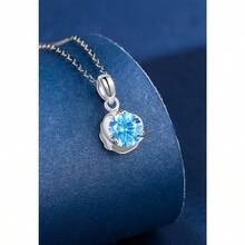 梅花吊墜,韓國和日本風格極簡鎖骨鏈,森系女孩風格1克拉高碳莫桑石925純銀項鍊適用於女性