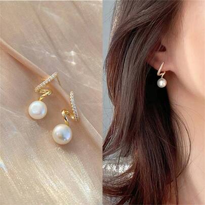 A Pair Of Twisted Diamond Faux Pearl Earrings Simple All-Matching Earrings