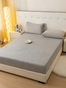 新款高克重奶絨雕花床上四件組，包括一張床襯和兩個枕套。讓它成為您冬夜床上的小太陽，感受舒適溫暖的感覺。易拆卸和洗滌，具有高彈性和耐久性。奶絨床上四件組為您提供了一個舒適的冬夜。易於清潔，不褪色或脫落。 - 幾何-灰 - 查看 1