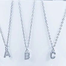 女士距離首字母項鍊，26 個字母項鍊，字母首飾，送給女士的情人節禮物，女孩，妻子，母親和女兒 - 彩色 - 查看 4