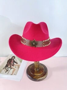 1頂男女皆宜的西部牛仔帽、爵士福爾摩帽,羊毛呢帽。寬邊帽,配有簡潔的鉚釘、公牛頭、蜜蜂和珍珠細節。適合日常穿著,也是送給朋友的絕佳禮物。