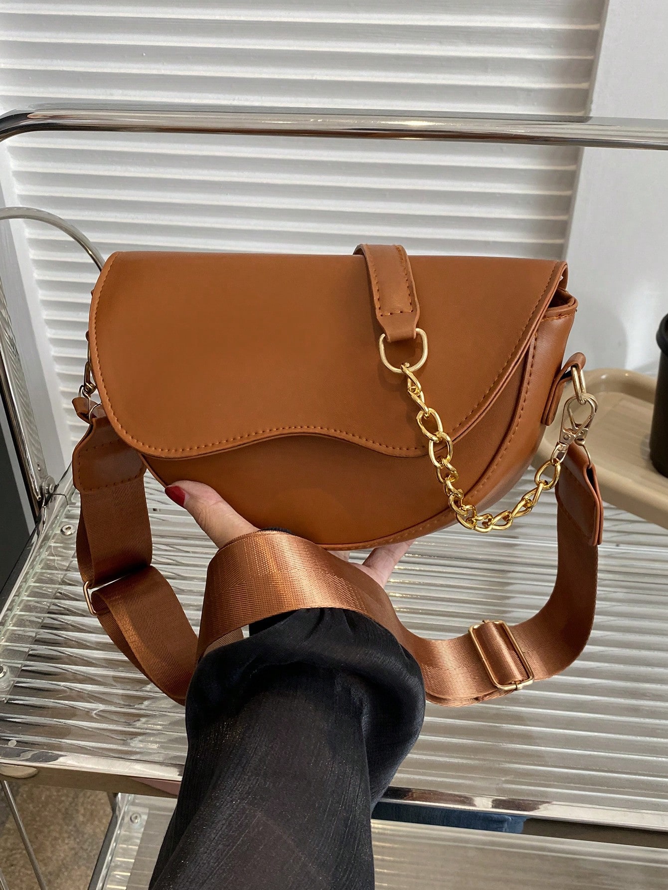 حقيبة كتف صغيرة جذابة بلون صلب بطية بسيطة للاستخدا...