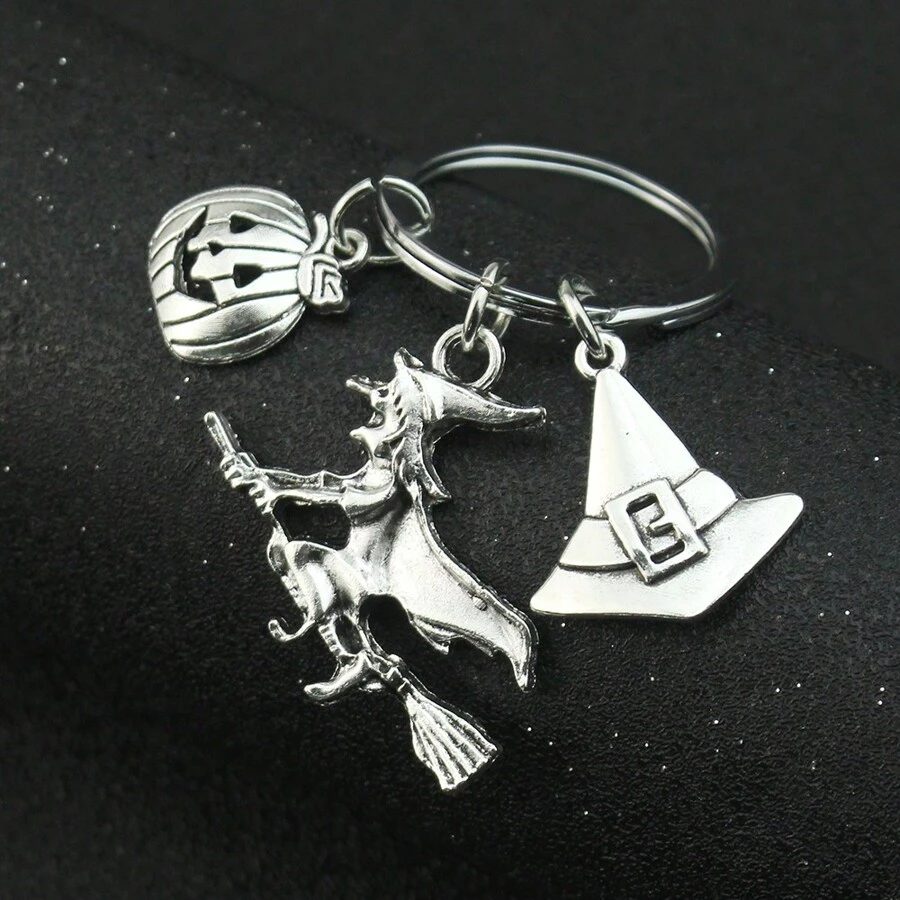 1 件华丽合金钥匙扣，女巫骑扫帚和南瓜，适合作为万圣节圣诞节礼物创意包挂绳带身份证夹汽车配件包饰 - 彩色 - 查看 1