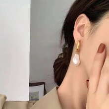 1 对简约时尚百搭欧美度假风格派对几何不对称珍珠夸张吊坠耳环女士