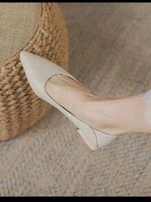 女鞋2023新款韓風軟底護士尖頭粗跟女鞋,白色