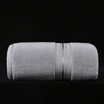 1条灰色185*100厘米超大浴巾，超强吸水加厚，不掉毛，适合家用、美容院、酒店、运动场所、家居用品、毛巾、护肤浴巾