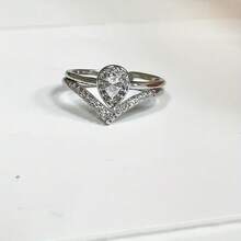 水滴形皇冠鑽石戒指,奢華又時尚的結婚戒指