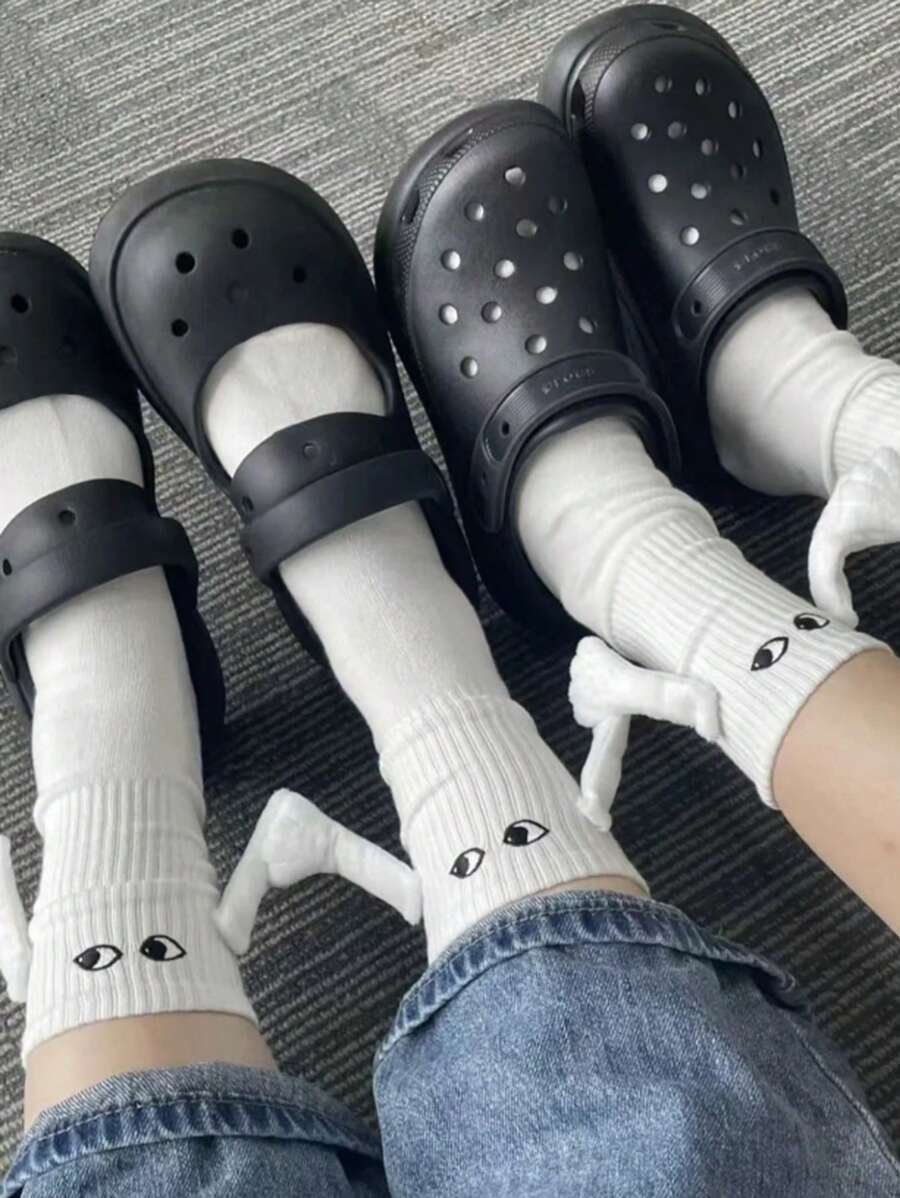 2pairs Magnetic Hand Holding Couple Socks, White Color, Spring And Autumn, Cute Anti-Skid Stockings With Magnet, Middle Tube Socks, Fall