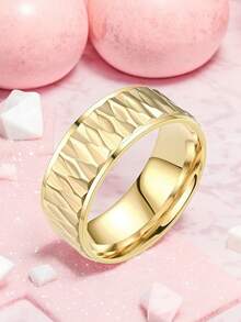 1個時尚鈦鋼戒指,帶有鑽石形狀的三角剪口,適用於商務或休閒服裝,是情人節、派對配件、情侶珠寶的完美選擇,男女皆宜,是受歡迎的禮物和多用途的手飾