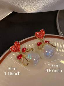 1對精美的人造珍珠蝴蝶結、心形、鑽石和美人魚主題甜美奢華的耳墜，適合約會和晚宴派對 - 紅色 - 查看 5