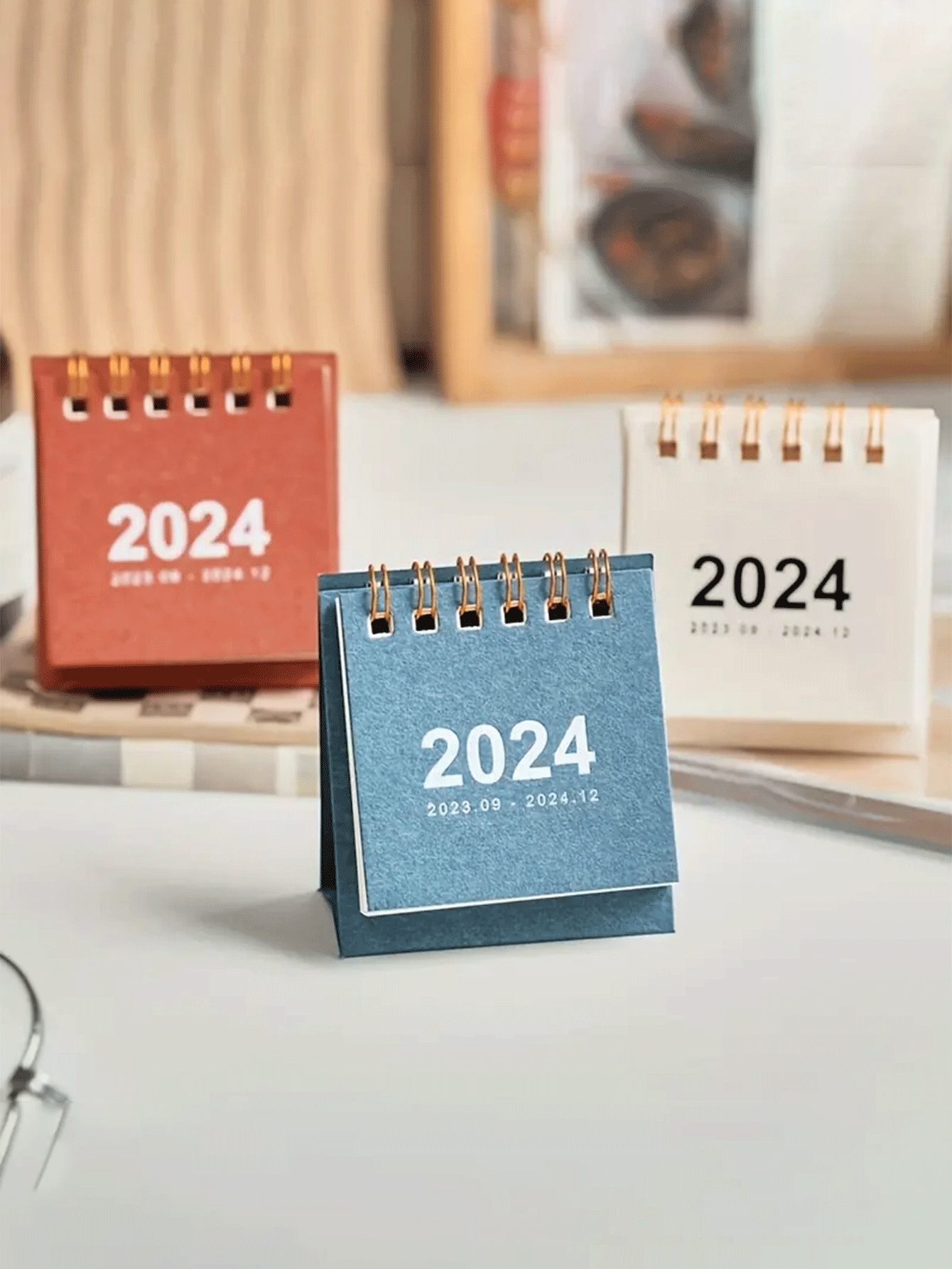 1pc Mini Desktop Calendar With Creative Digital Graphic Design ...